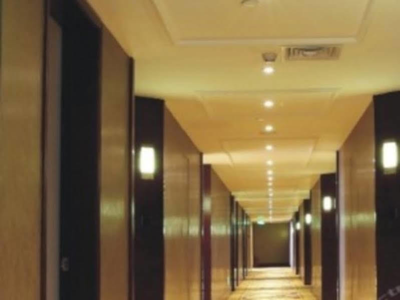 Shenzhen Baoan Royal International Hotel ภายนอก รูปภาพ